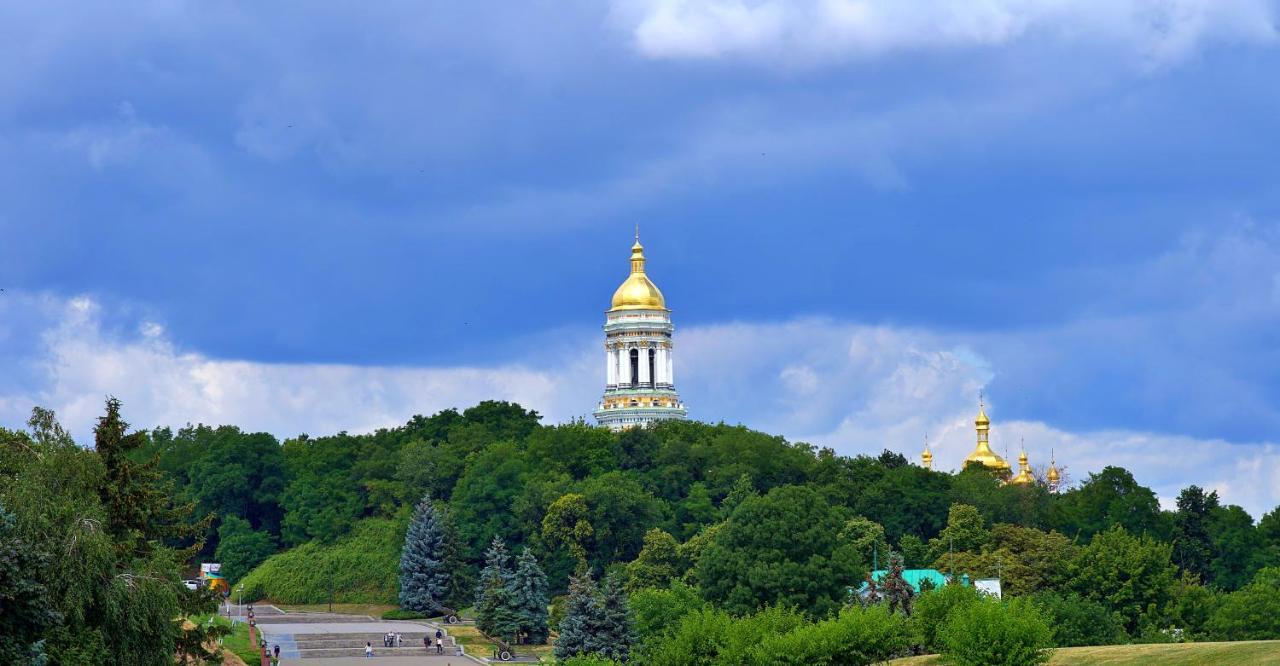 Great View Apartaments Near Lavra Kiev Esterno foto